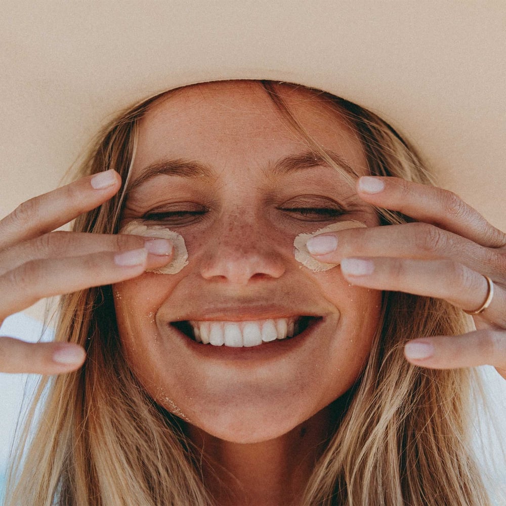 WE ARE FEEL GOOD INC STICKY ZINC LIGHT TINT SPF50+